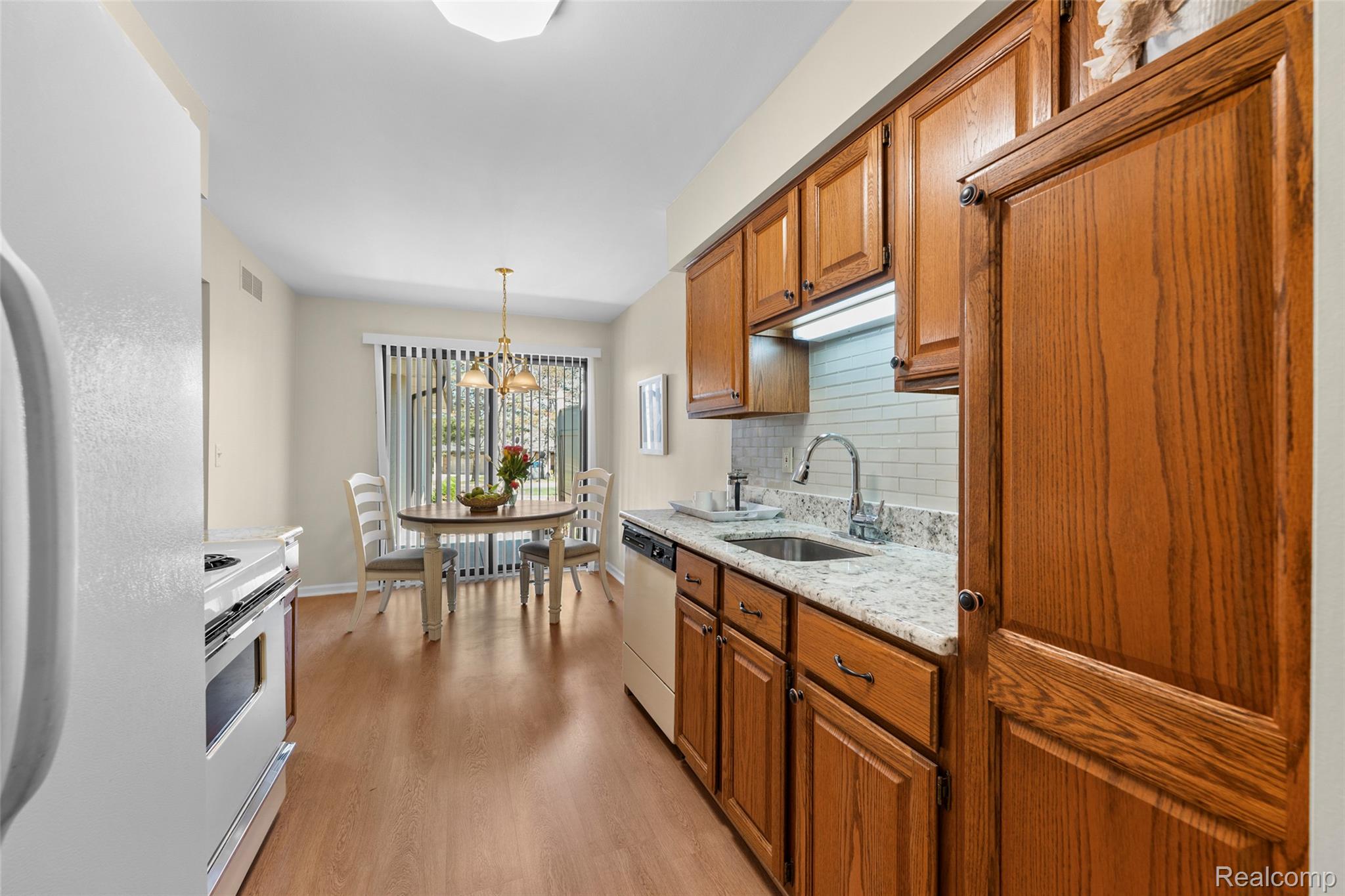 985 Wexford Way, Unit 34 Rochester, MI 48307 - Photo 16 of 31 985 Wexford Way_18.jpg