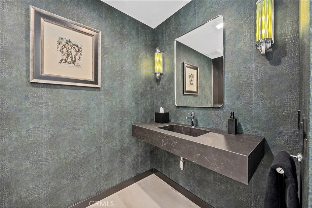 47090 Amir Drive Palm Desert, CA 92260 - Photo 13 of 49 Powder Room