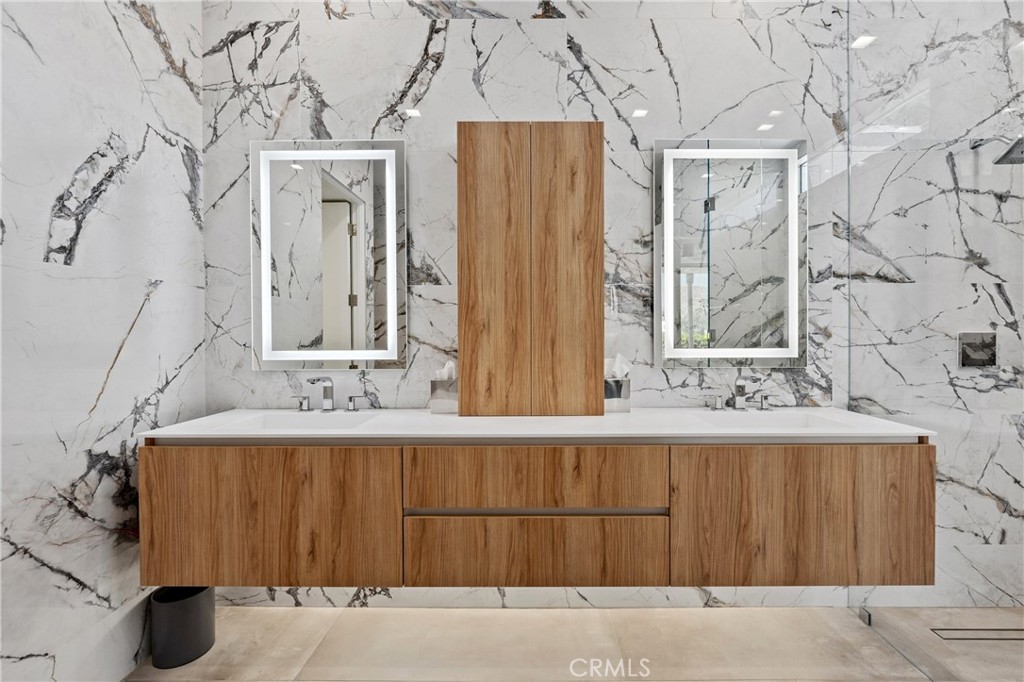 47090 Amir Drive Palm Desert, CA 92260 - Photo 25 of 49 Primary Bathroom