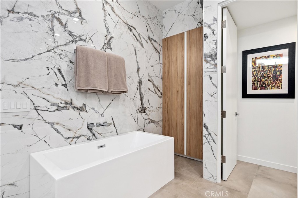 47090 Amir Drive Palm Desert, CA 92260 - Photo 27 of 49 Primary Bathroom