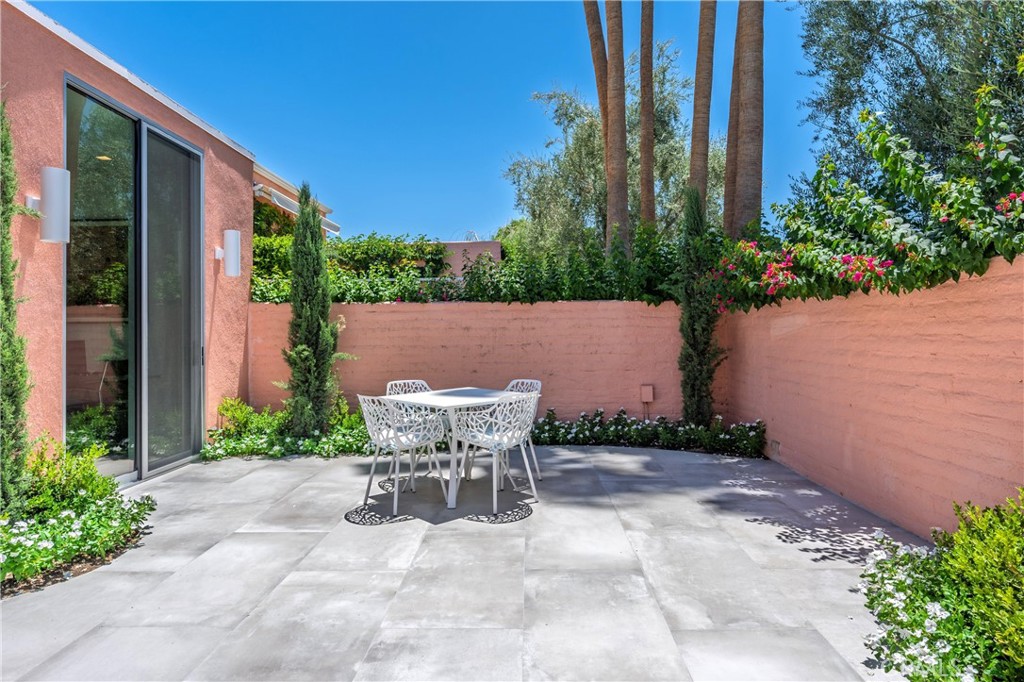 47090 Amir Drive Palm Desert, CA 92260 - Photo 40 of 49 Front Patio