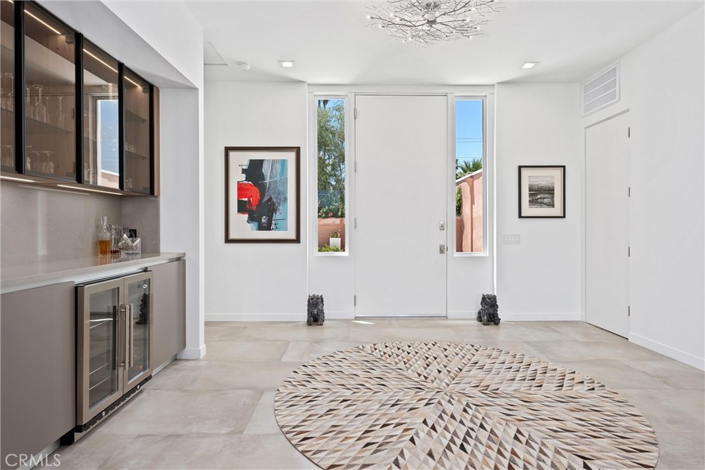 47090 Amir Drive Palm Desert, CA 92260 - Photo 4 of 49 Entry/Bar