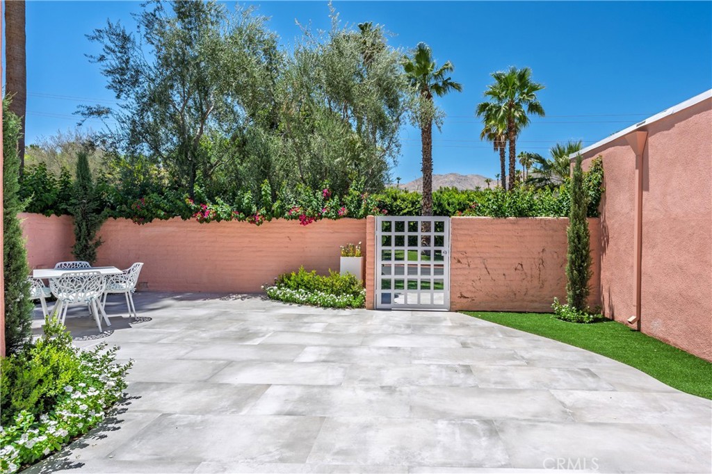 47090 Amir Drive Palm Desert, CA 92260 - Photo 42 of 49 Front Patio