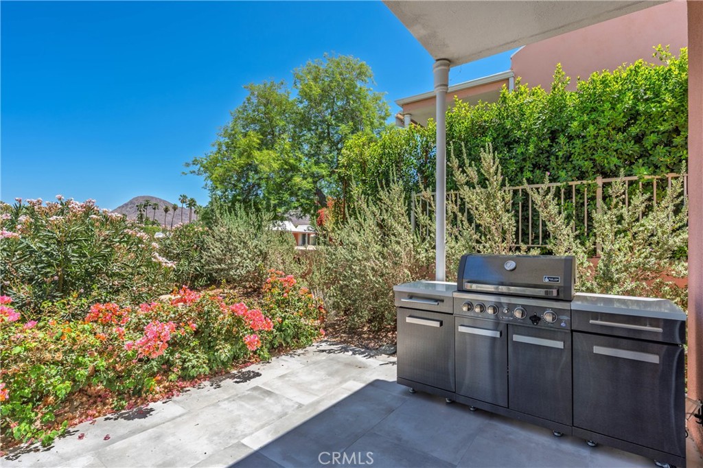 47090 Amir Drive Palm Desert, CA 92260 - Photo 47 of 49 Back Patio