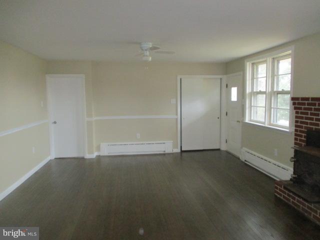 3646 Water Tank Road Manchester, MD 21102 - Photo 3 of 19 Family Room
