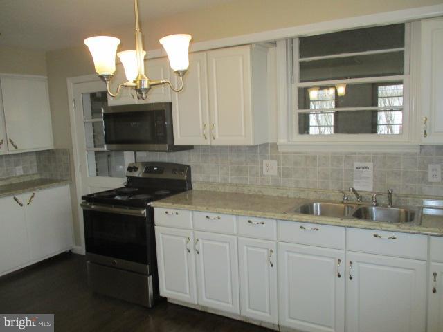 3646 Water Tank Road Manchester, MD 21102 - Photo 6 of 19 Kitchen