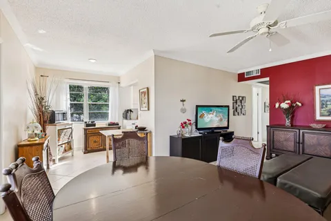 $139,900 | 104 Oakridge H, Unit H, Deerfield Beach, FL 33442