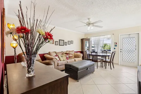 $139,900 | 104 Oakridge H, Unit H, Deerfield Beach, FL 33442