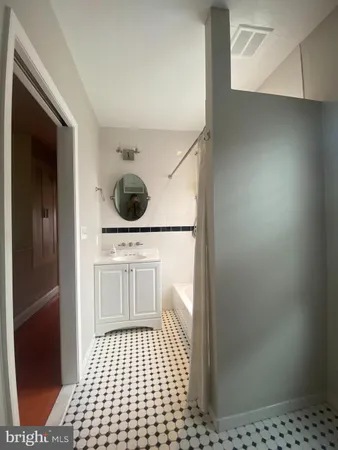 $2,500 | 140 Walnut Avenue, Ardmore, PA 19003