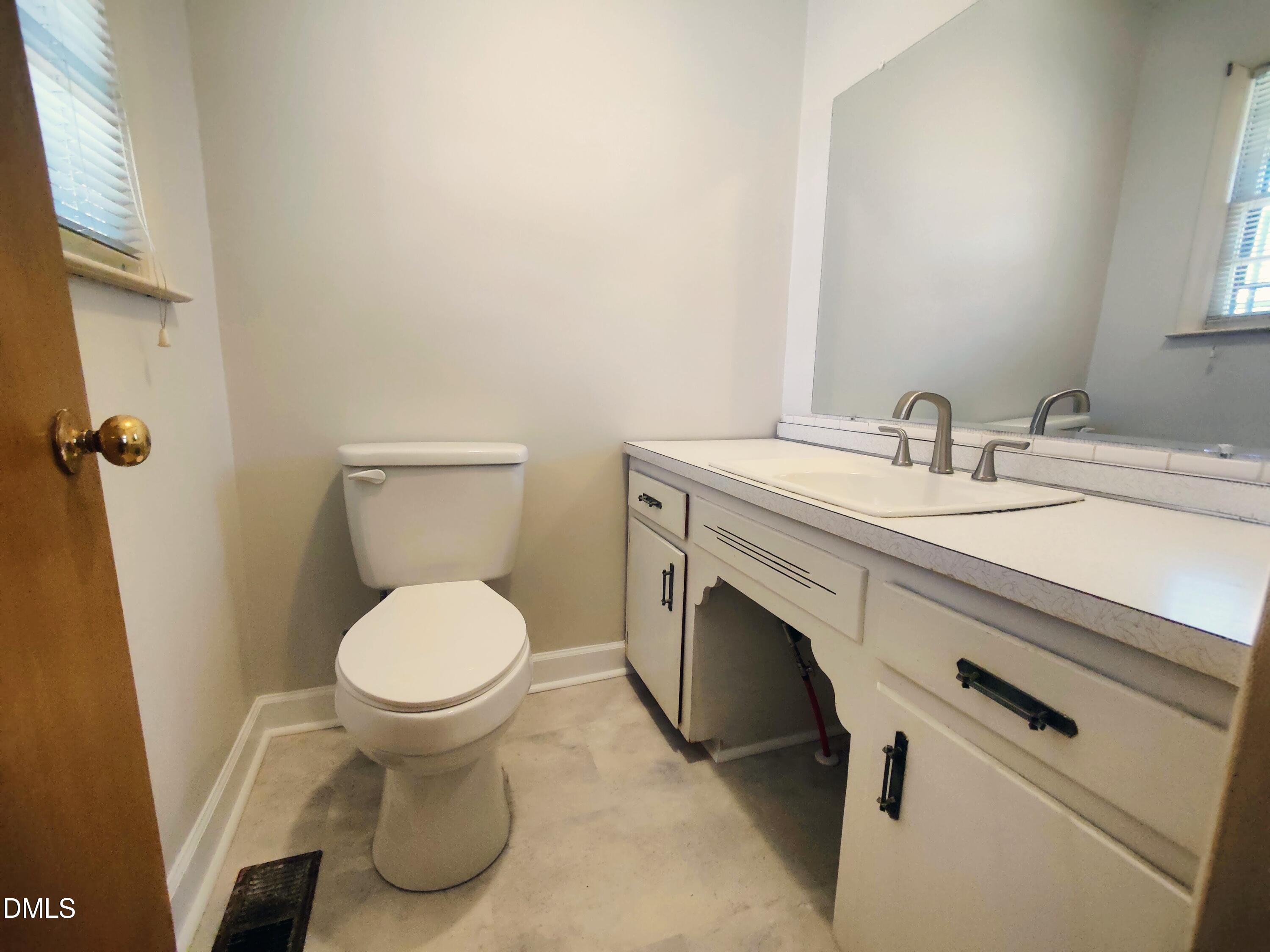 406 Avery Street Garner, NC 27529 - Photo 20 of 55 Primary Bedroom Bathroom