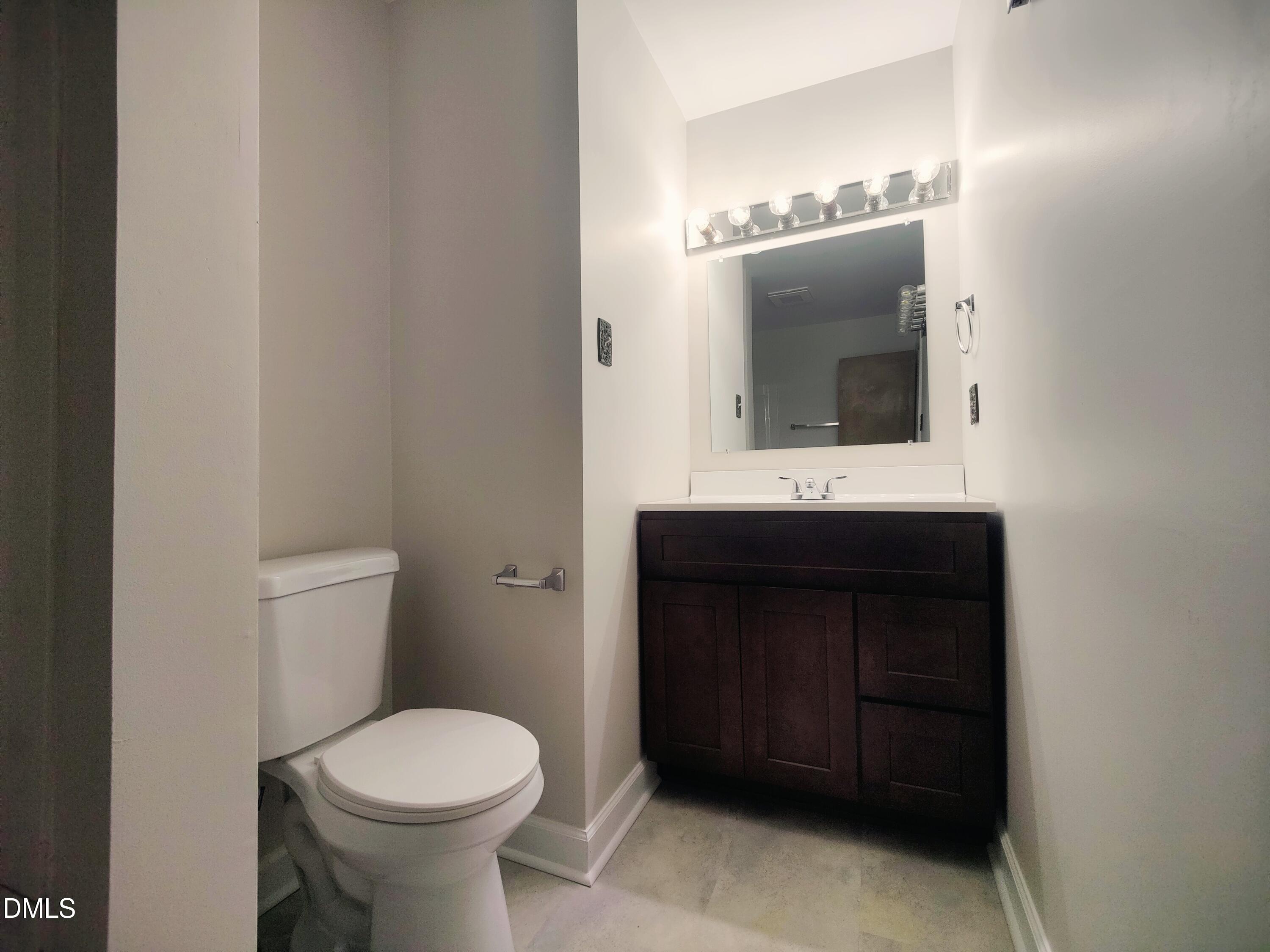 406 Avery Street Garner, NC 27529 - Photo 23 of 55 Main Hallway Bathroom