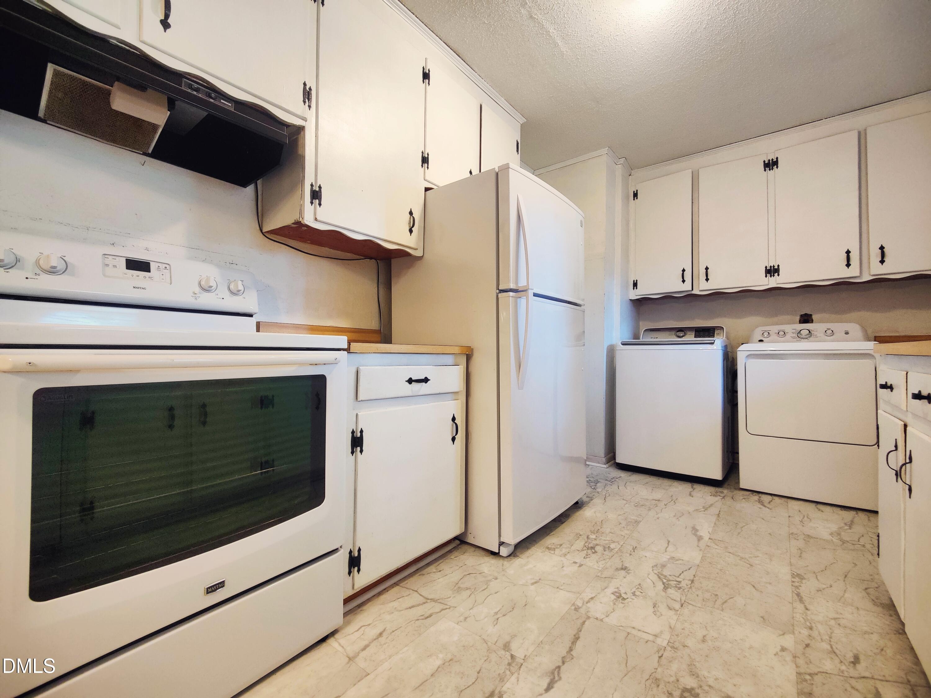 406 Avery Street Garner, NC 27529 - Photo 33 of 55 Kitchen