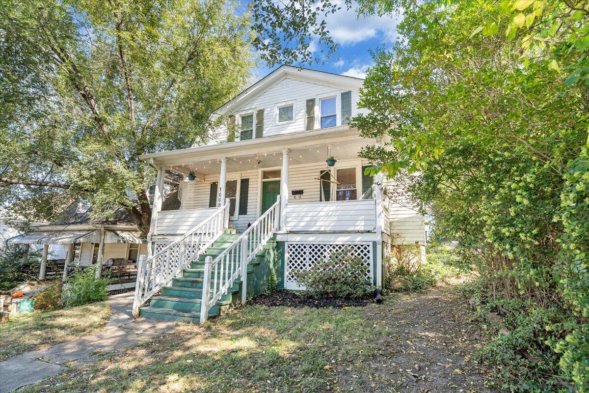 1008 5th Street Southeast Roanoke, VA 24013 - Photo 35 of 60 a view of a house with a yard and large tree