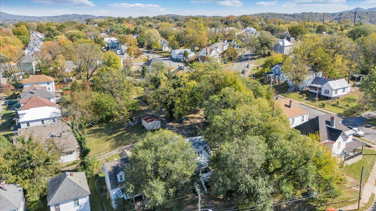1008 5th Street Southeast Roanoke, VA 24013 - Photo 52 of 60 an aerial view of residential houses with outdoor space