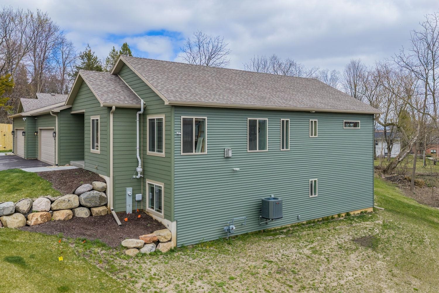 1430 Martiny Court Baraboo, WI 53913 - Photo 4 of 51