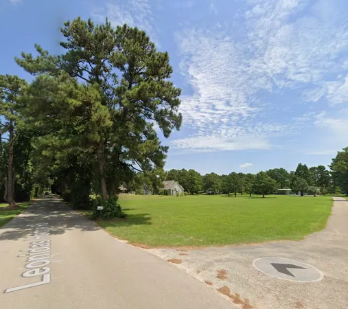 $295,000 | 10055 Leonidas Horton Road, Conroe, TX 77304