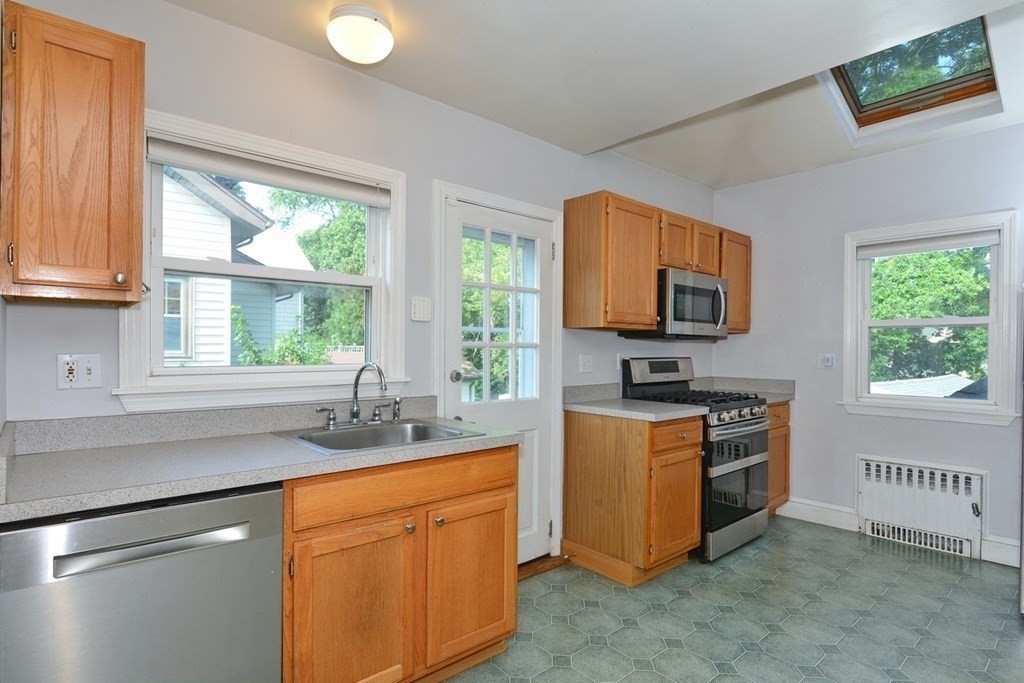 115 Elmlawn Road Braintree, MA 02184 - Photo 16 of 32 Gallery Image 16
