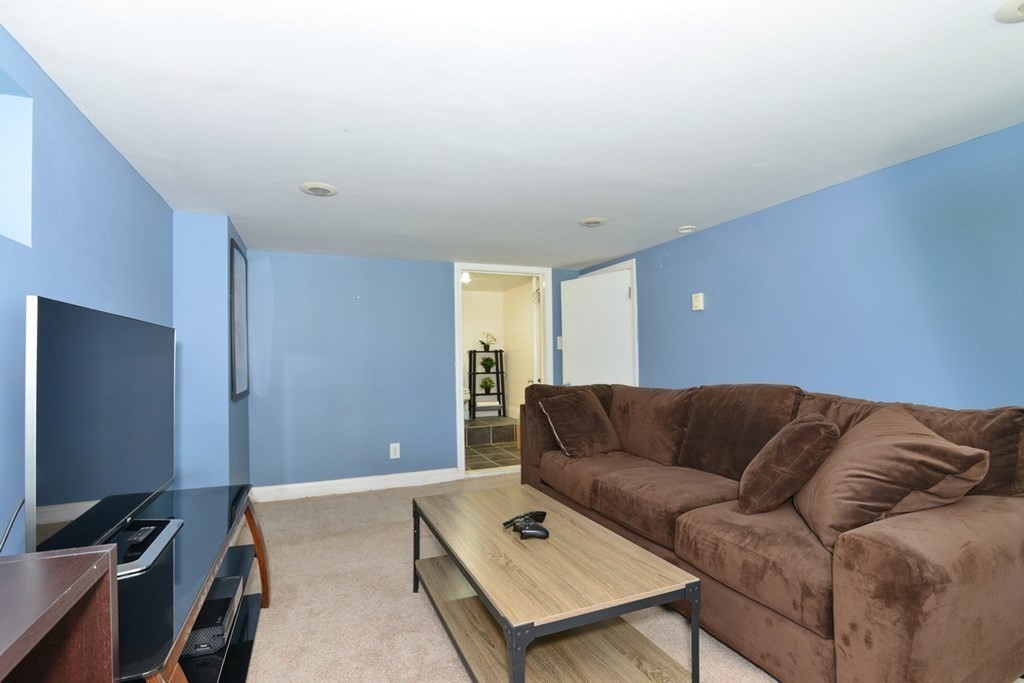 115 Elmlawn Road Braintree, MA 02184 - Photo 22 of 32 Gallery Image 22