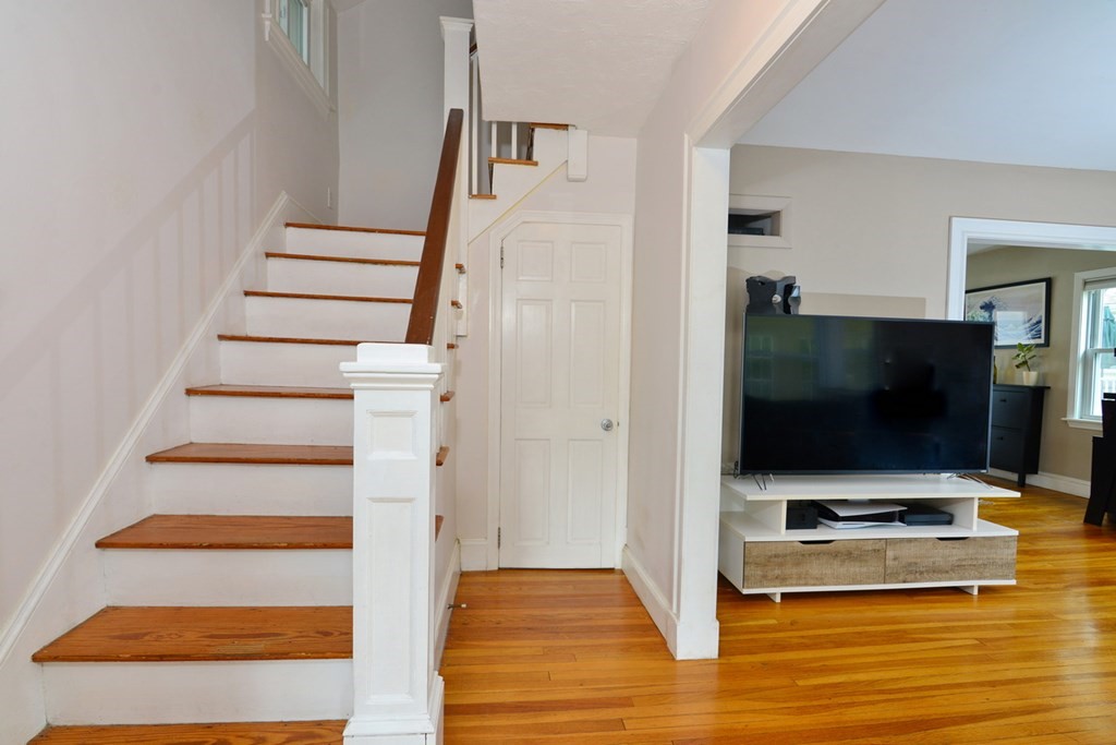 115 Elmlawn Road Braintree, MA 02184 - Photo 9 of 32 Gallery Image 9