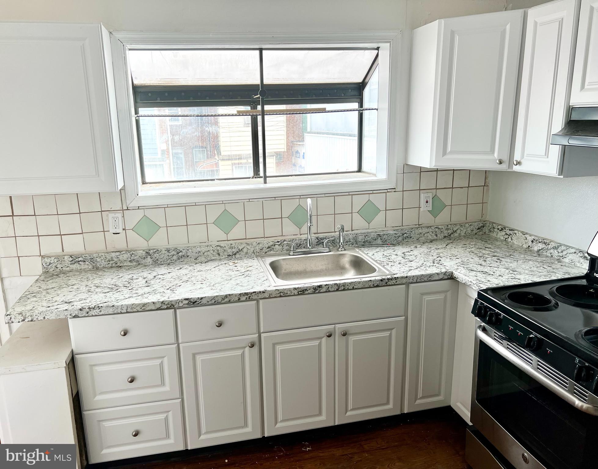 27 Sunshine Road, Unit 1 Upper Darby, PA 19082 - Photo 5 of 13
