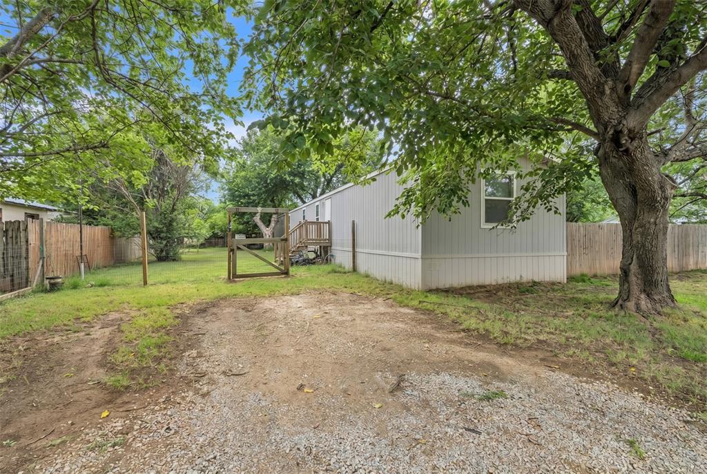 1909 Coral Road Pelican Bay, TX 76020 - Photo 3 of 40