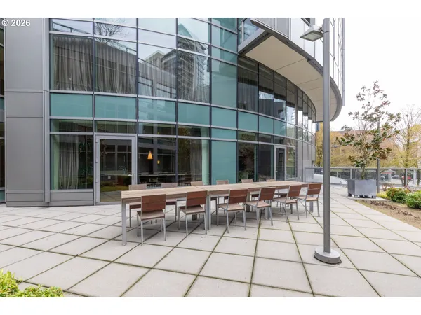 $389,000 | 3601 South River Parkway, Unit 305, Portland, OR 97239