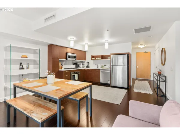 $389,000 | 3601 South River Parkway, Unit 305, Portland, OR 97239