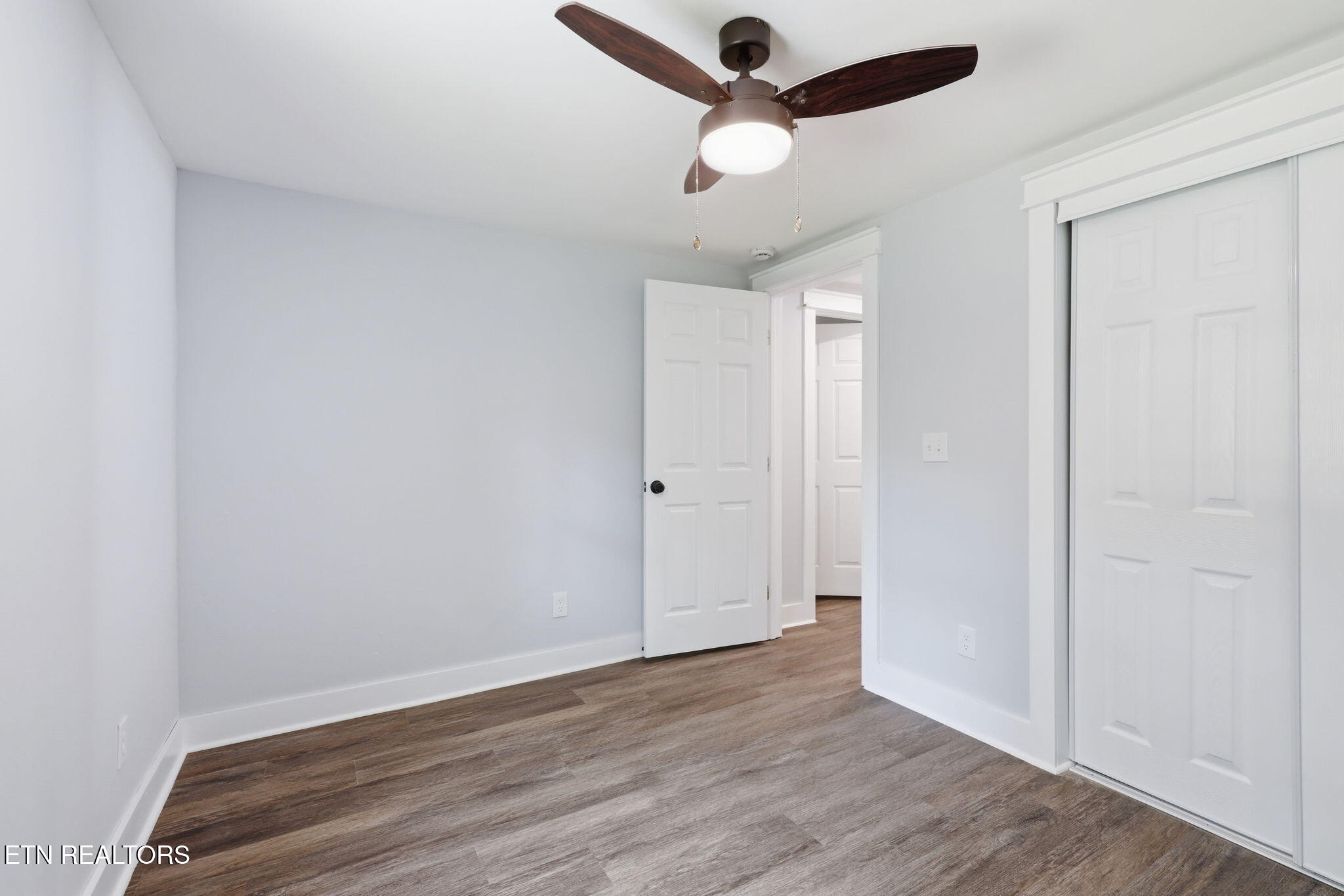 4205 Coster Road Knoxville, TN 37912 - Photo 10 of 37 10-web-or-mls-DZ3A8373