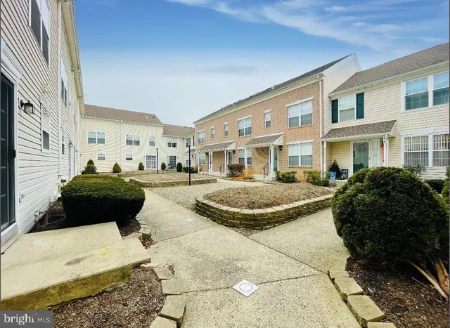 $2,500 | 3005 Creekside Court, Unit 43, Warrington, PA 18976