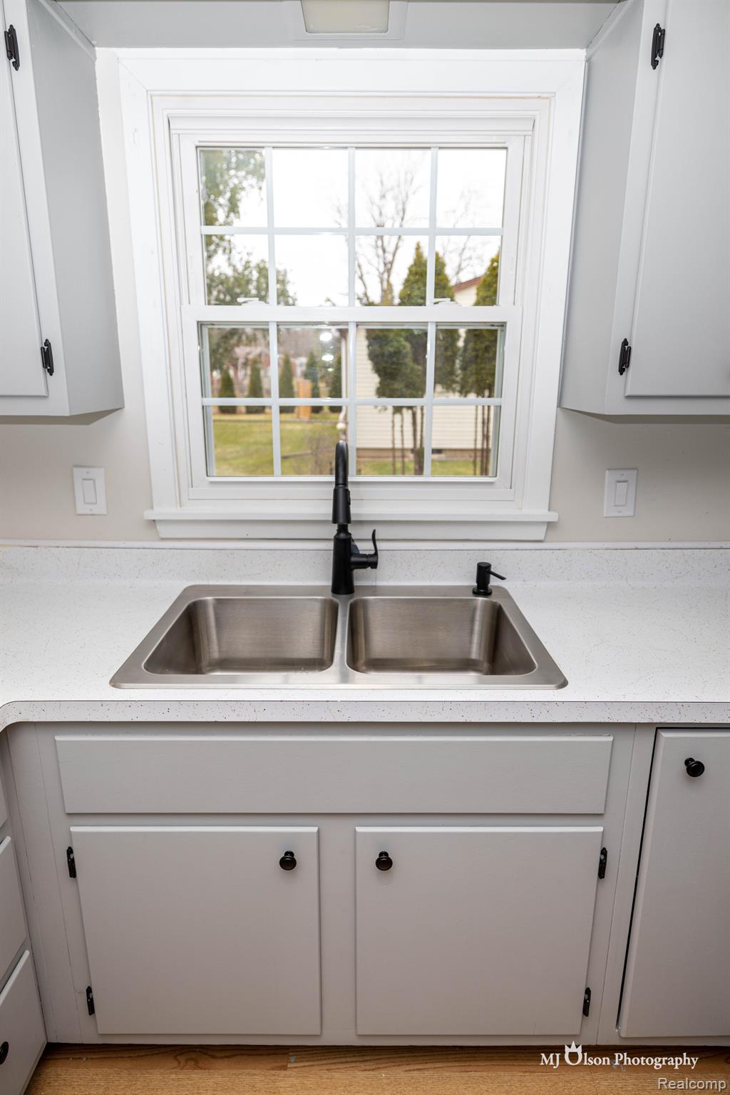 568 Robinson Road Jackson, MI 49203 - Photo 8 of 51 Gallery Image 8