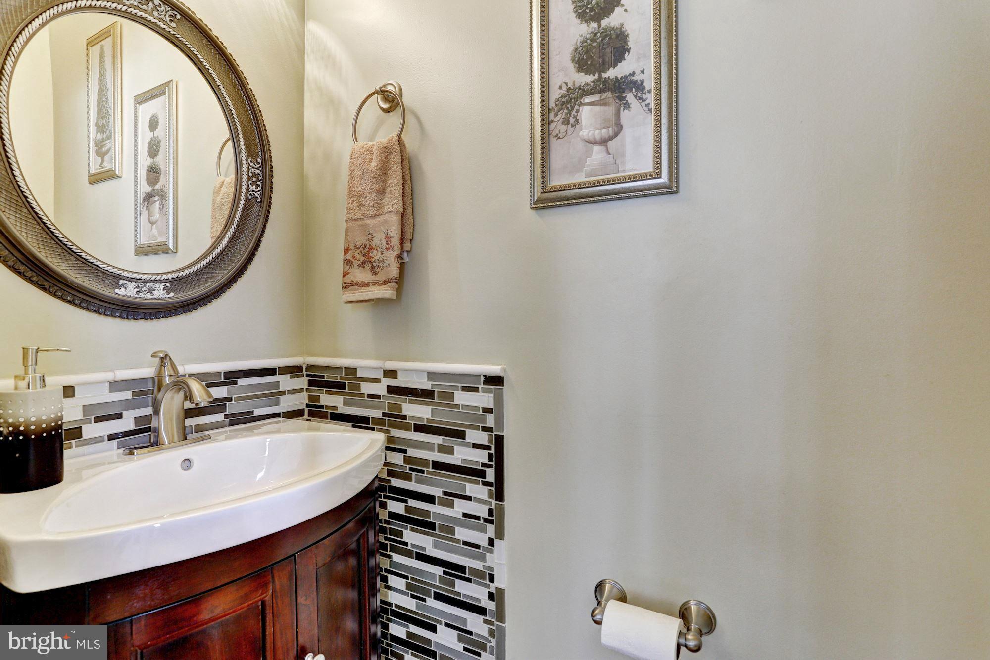 8008 Roland Court Elkridge, MD 21075 - Photo 12 of 27 Powder Room