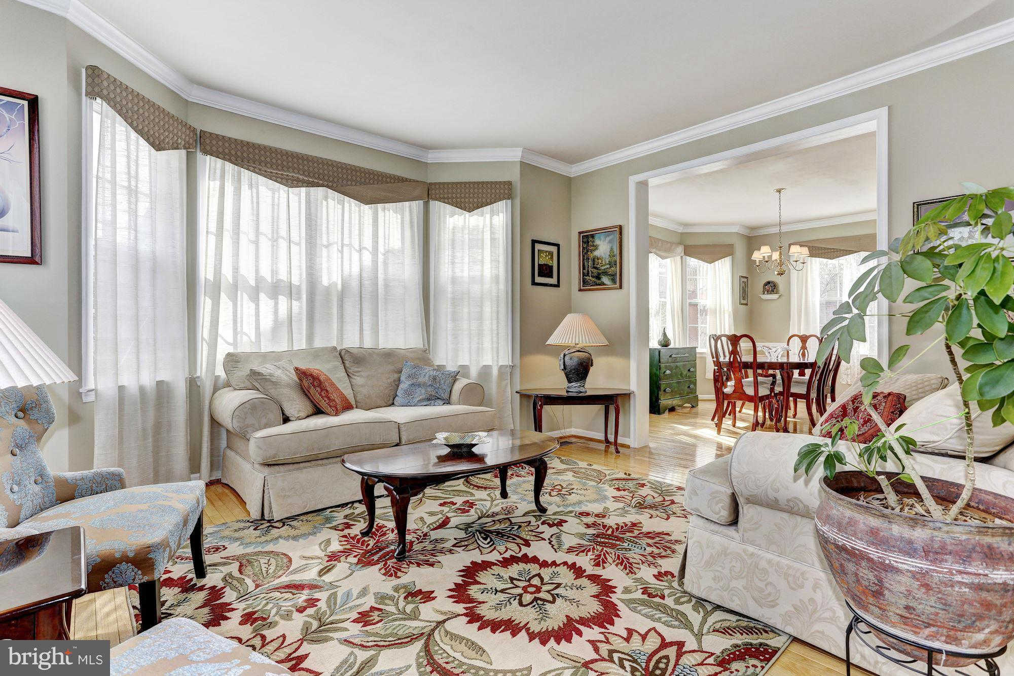 8008 Roland Court Elkridge, MD 21075 - Photo 3 of 27 Living Room