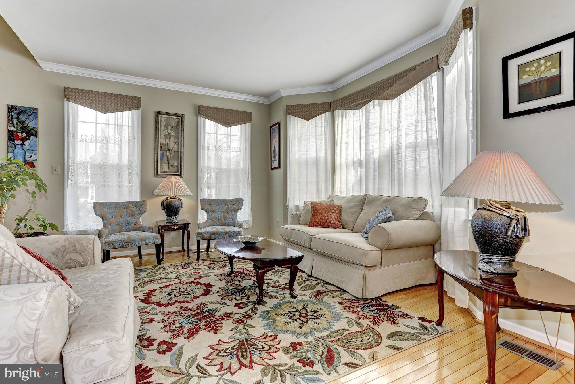 8008 Roland Court Elkridge, MD 21075 - Photo 4 of 27 Living Room