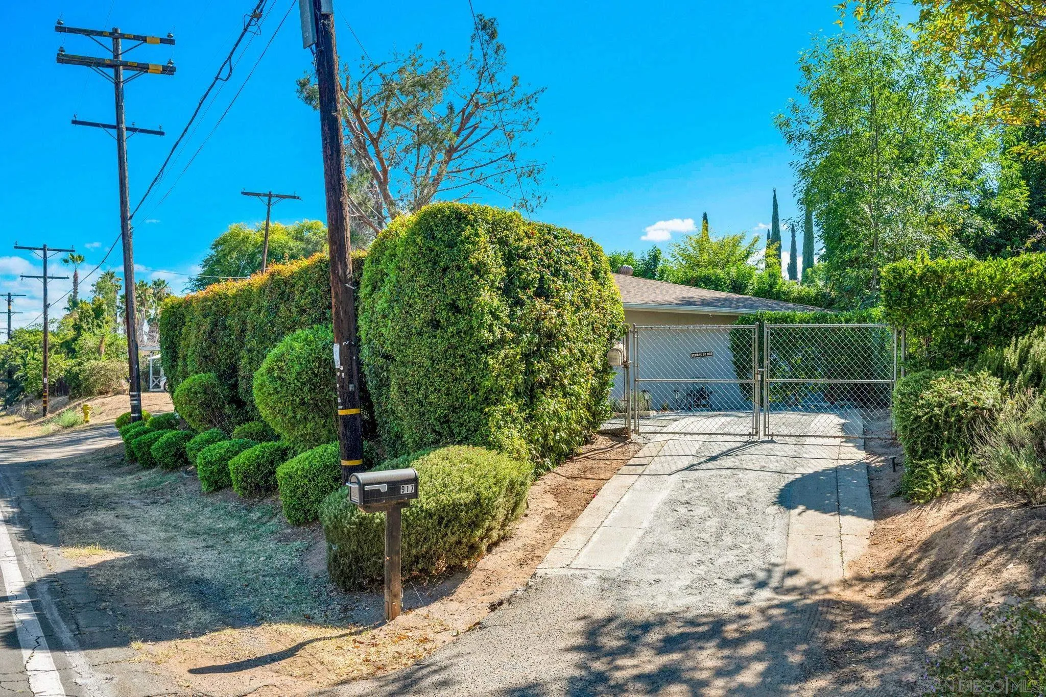 917 Chestnut Street Escondido, CA 92025 - Photo 4 of 45