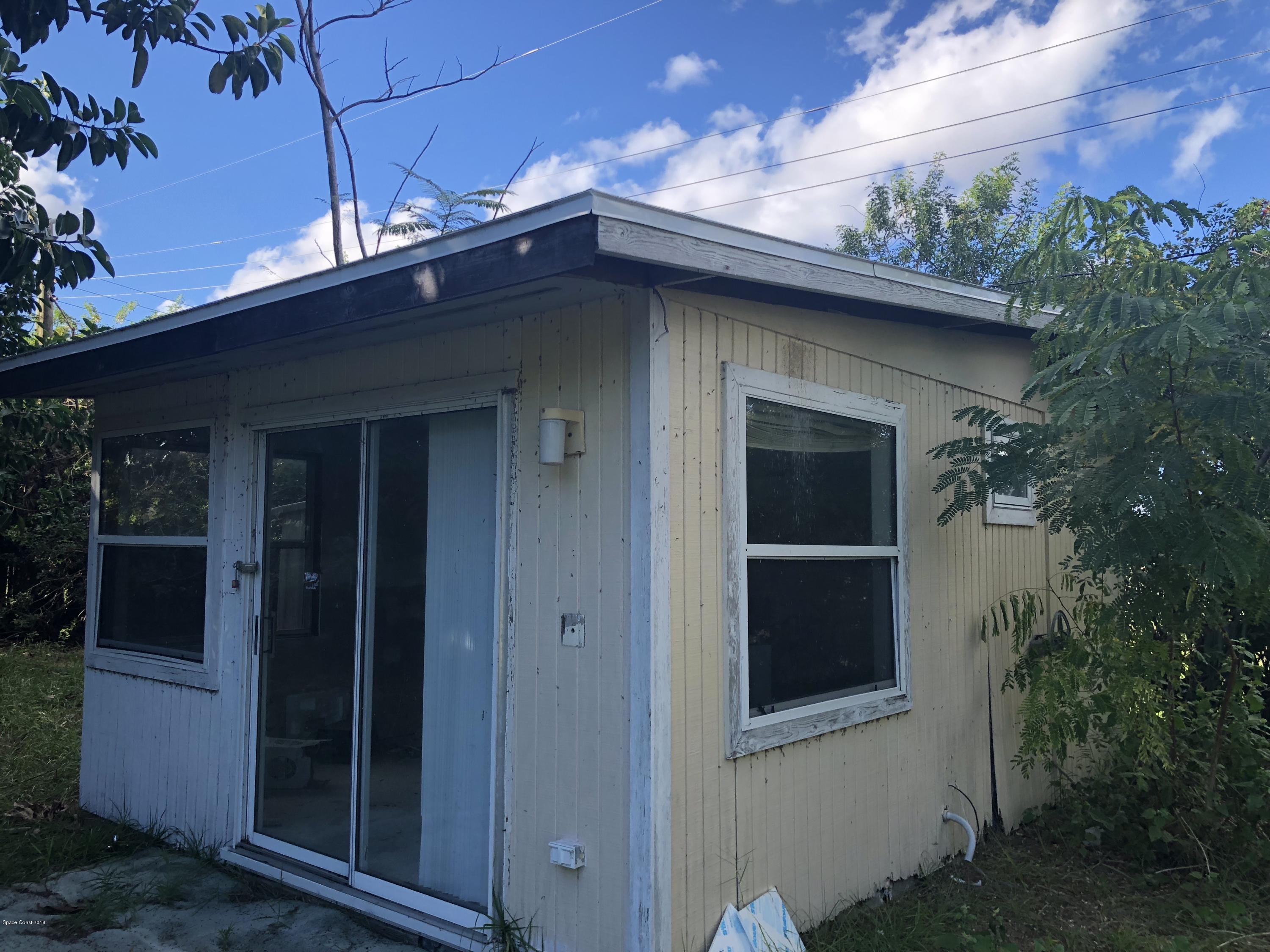 416 West Rutgers Street Melbourne, FL 32901 - Photo 3 of 4 storage