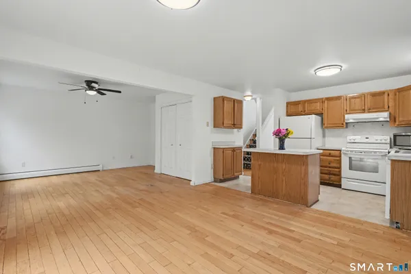 $390,000 | 11 Windy Ridge Place, Unit 11, Waterford, CT 06385