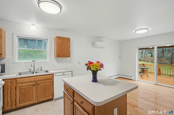 $390,000 | 11 Windy Ridge Place, Unit 11, Waterford, CT 06385