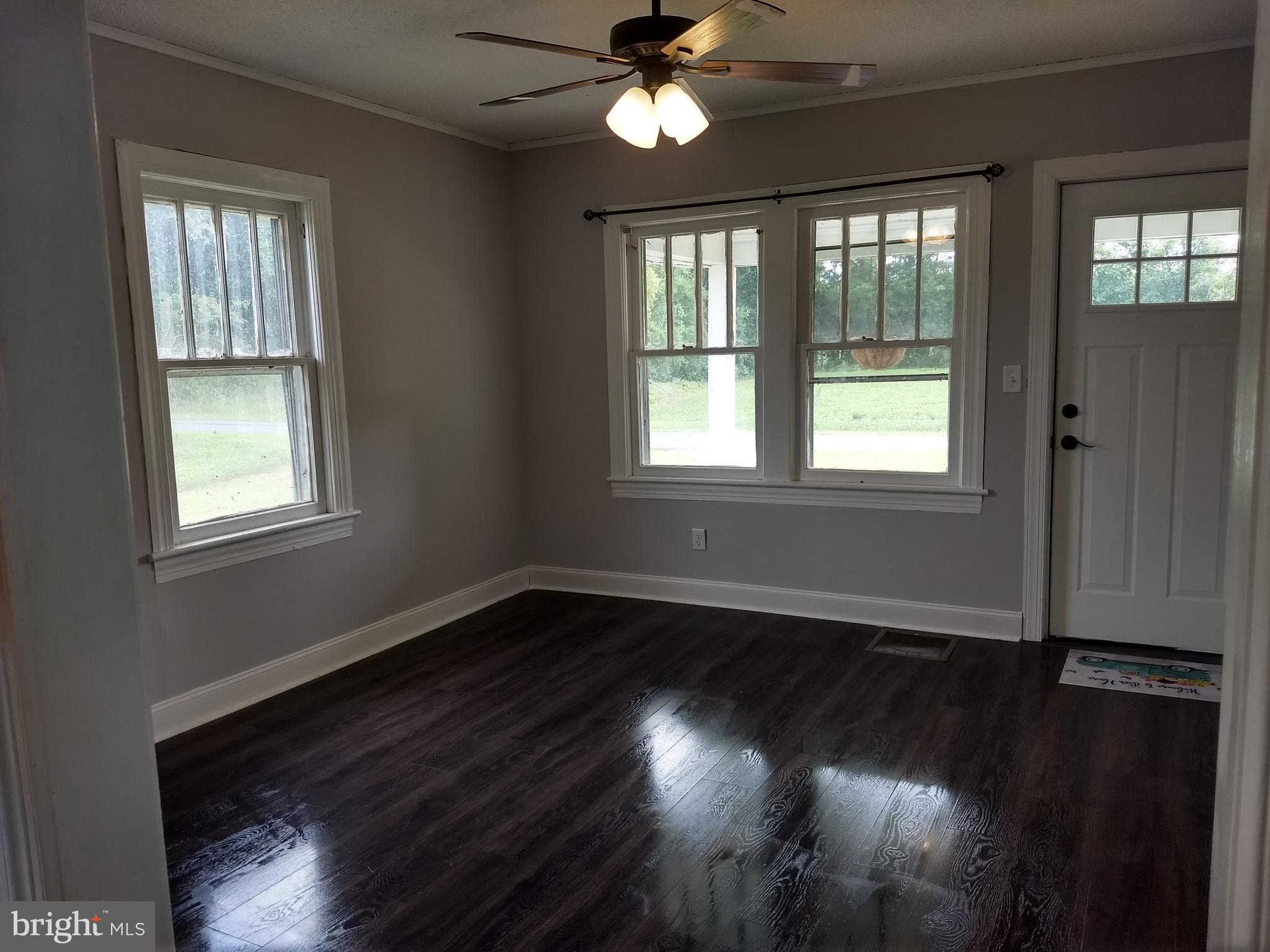 6426 Forest Grove Road Parsonsburg, MD 21849 - Photo 10 of 23 Living Room