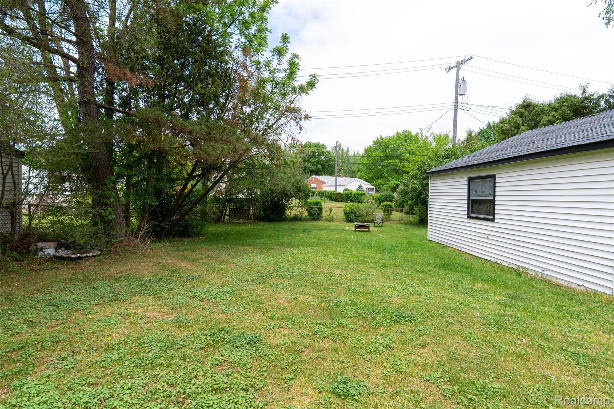 4801 Auburn Road Utica, MI 48317 - Photo 12 of 35 Exteriors (12 of 14).jpg