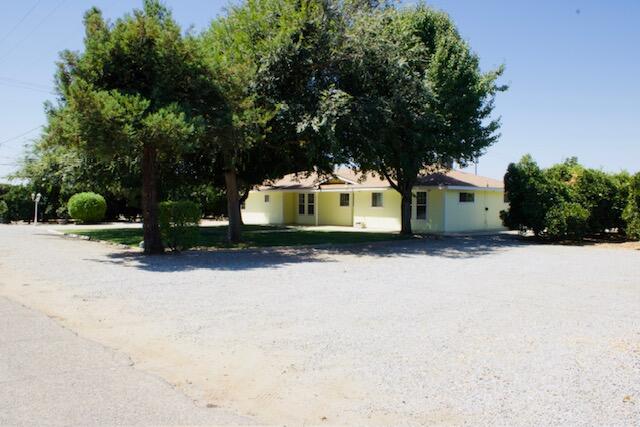 20015 Rd 212 Lindsay, CA 93247 - Photo 7 of 62 IMG_1352