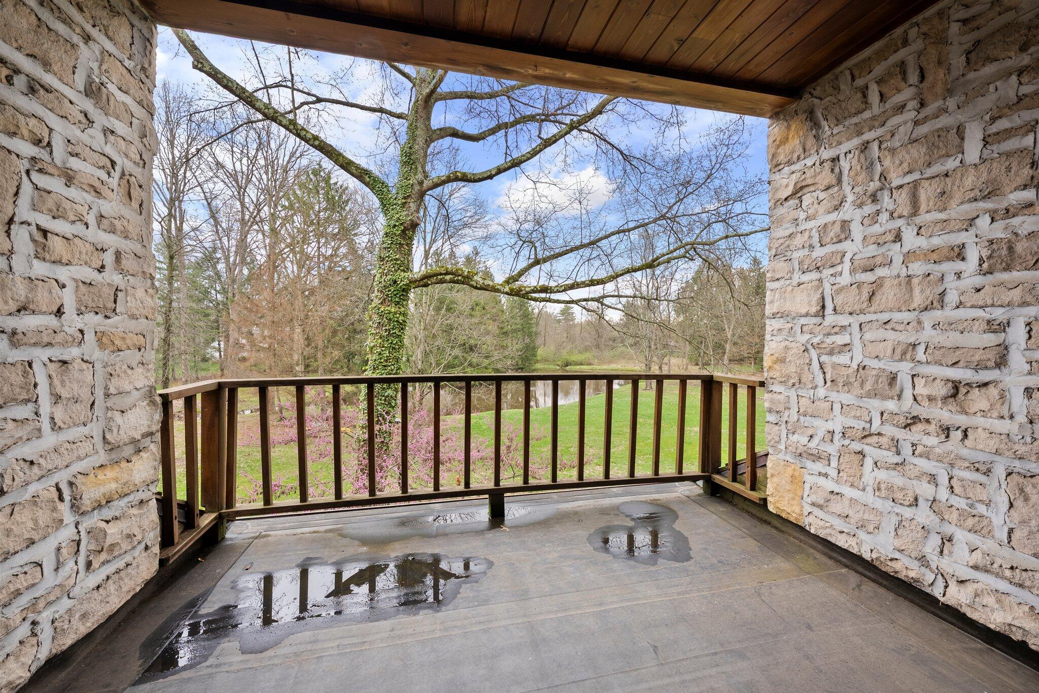 5420 Clark State Road Columbus, OH 43230 - Photo 68 of 104 Up 2 Balcony