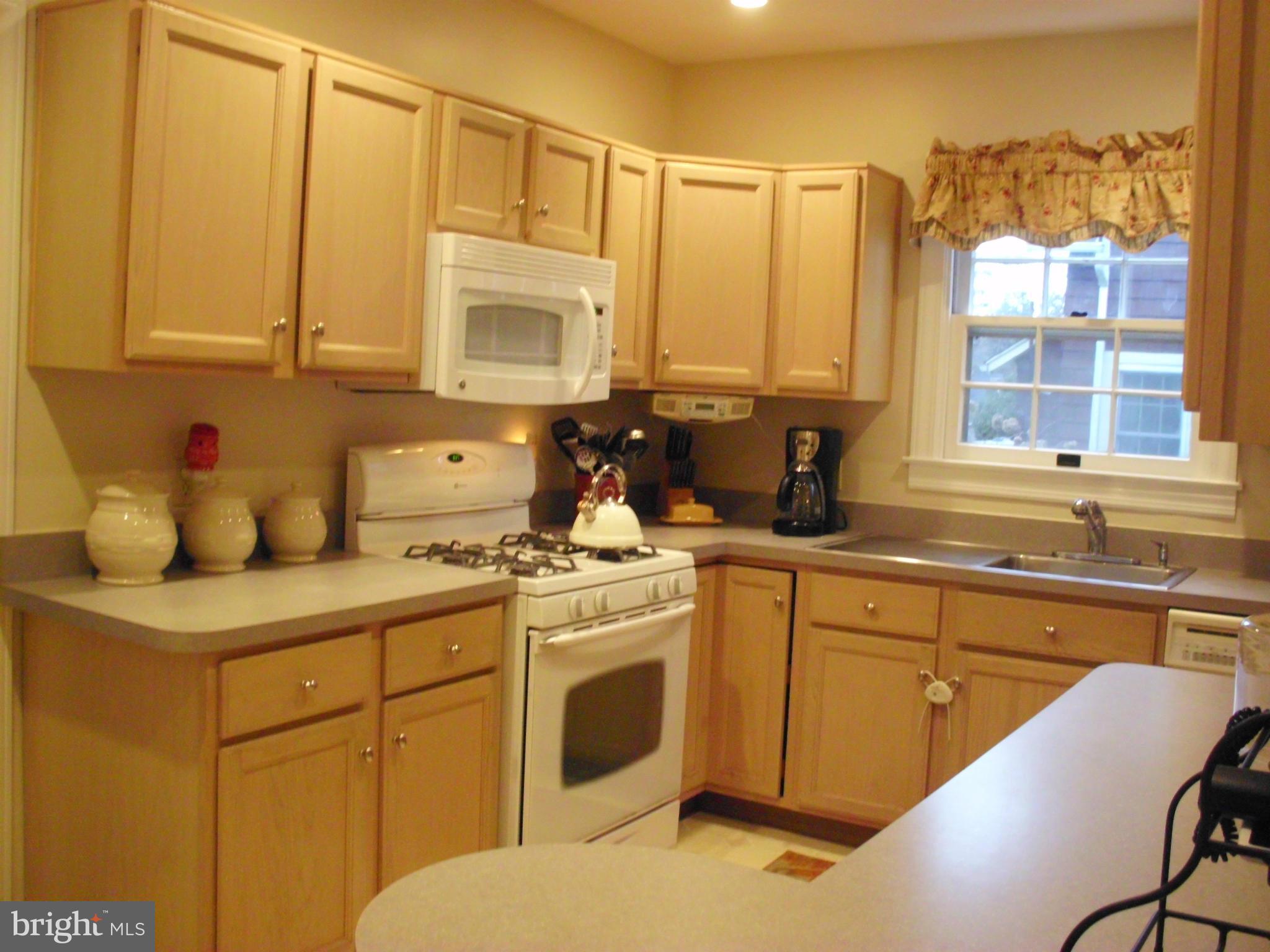 118 Homewood Road Linthicum, MD 21090 - Photo 13 of 18 Kitchen