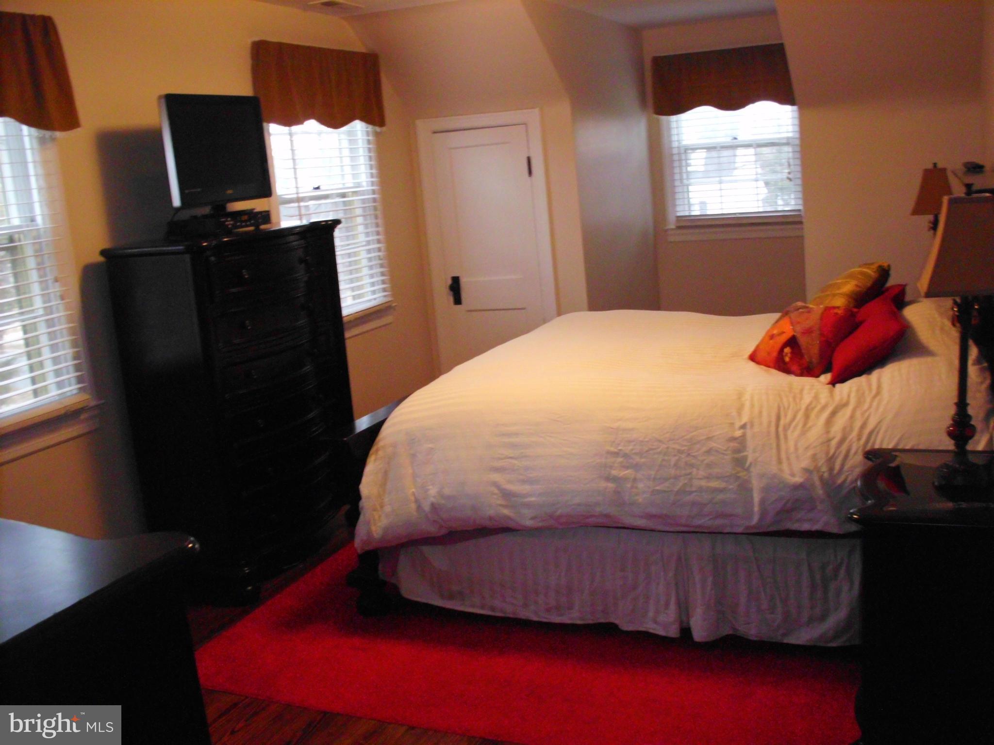 118 Homewood Road Linthicum, MD 21090 - Photo 10 of 18 Bedroom (Master)