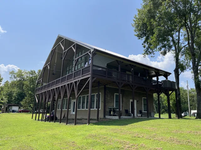 $650,000 | 950 Sauger Road, Charlotte, TN 37036