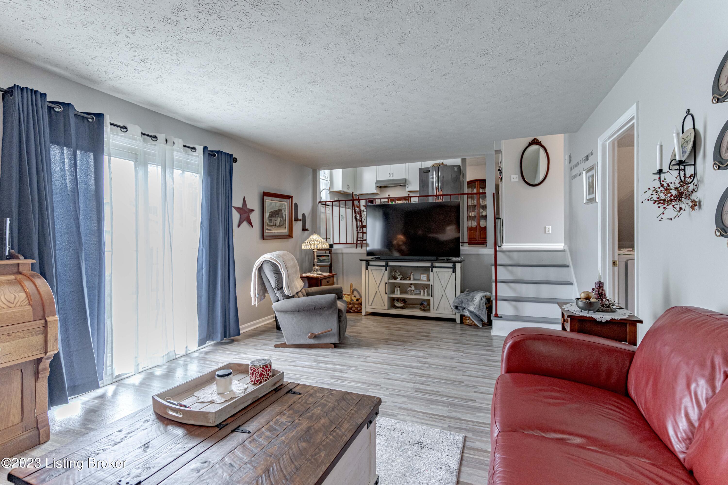 10503 St Rene Road Louisville, KY 40299 - Photo 20 of 53 DSC09037