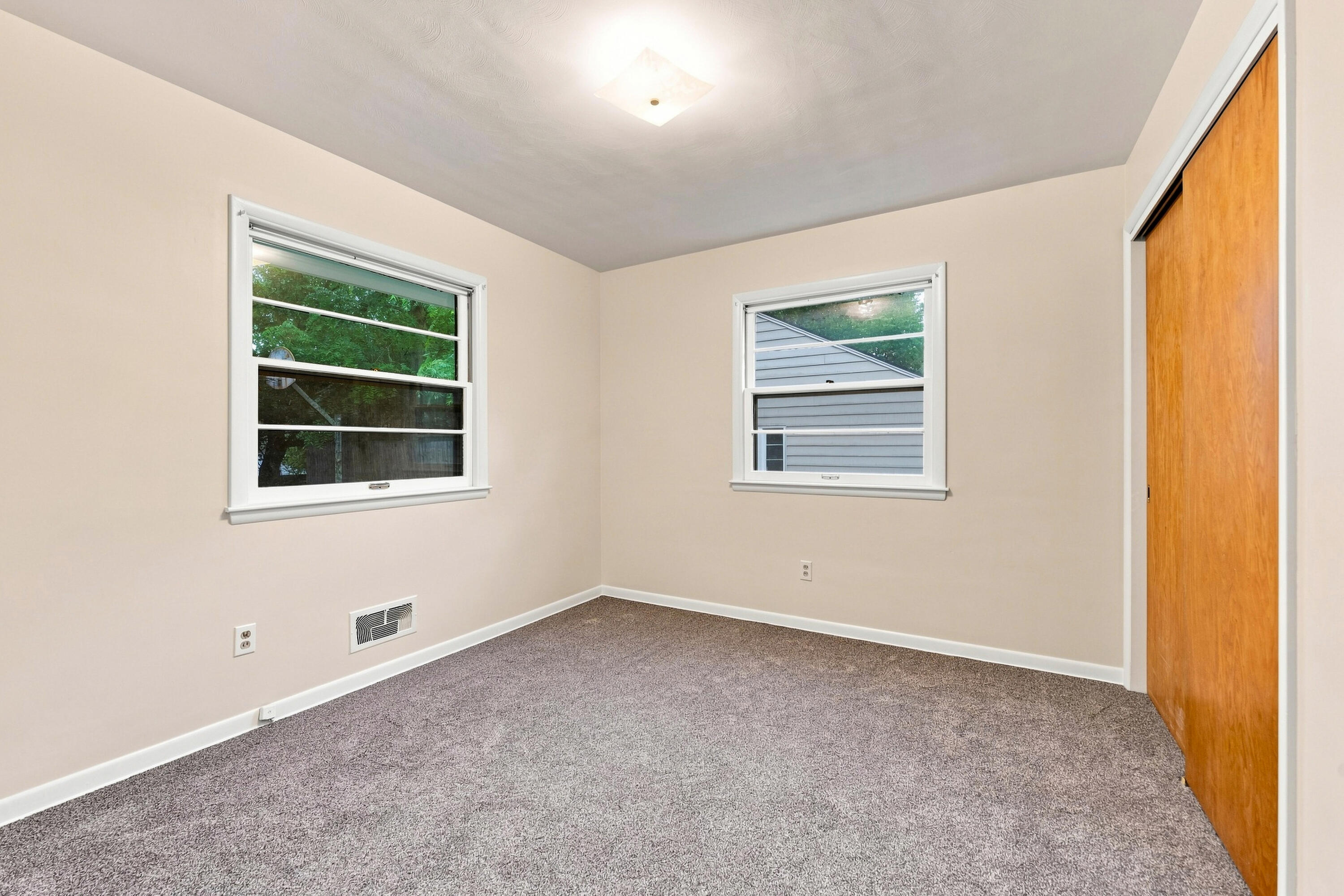 4342 Old Colony Road Kalamazoo, MI 49008 - Photo 15 of 28 DSC07540