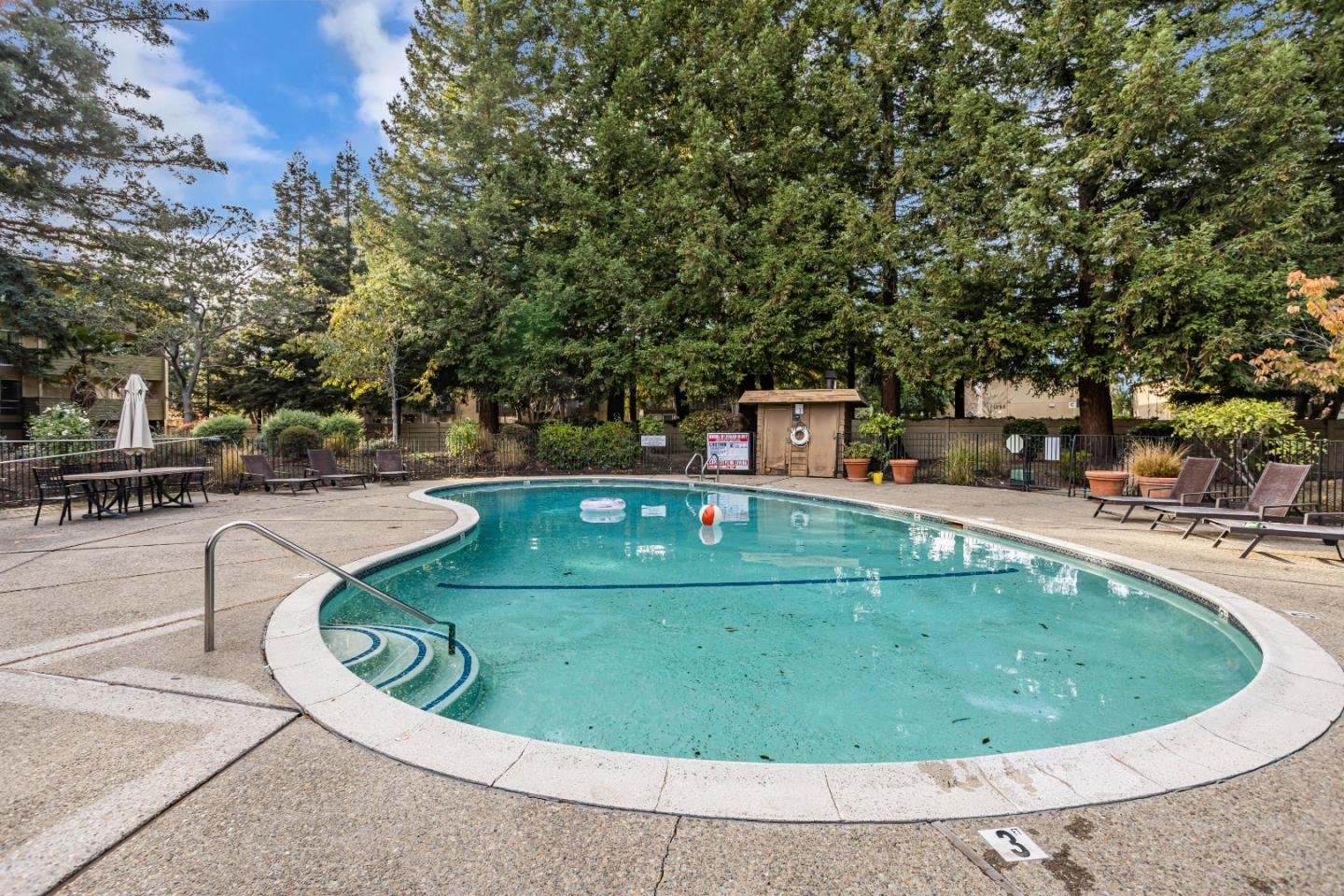 1033 Crestview Drive, Unit 309 Mountain View, CA 94040 - Photo 47 of 50 a view of outdoor space and yard