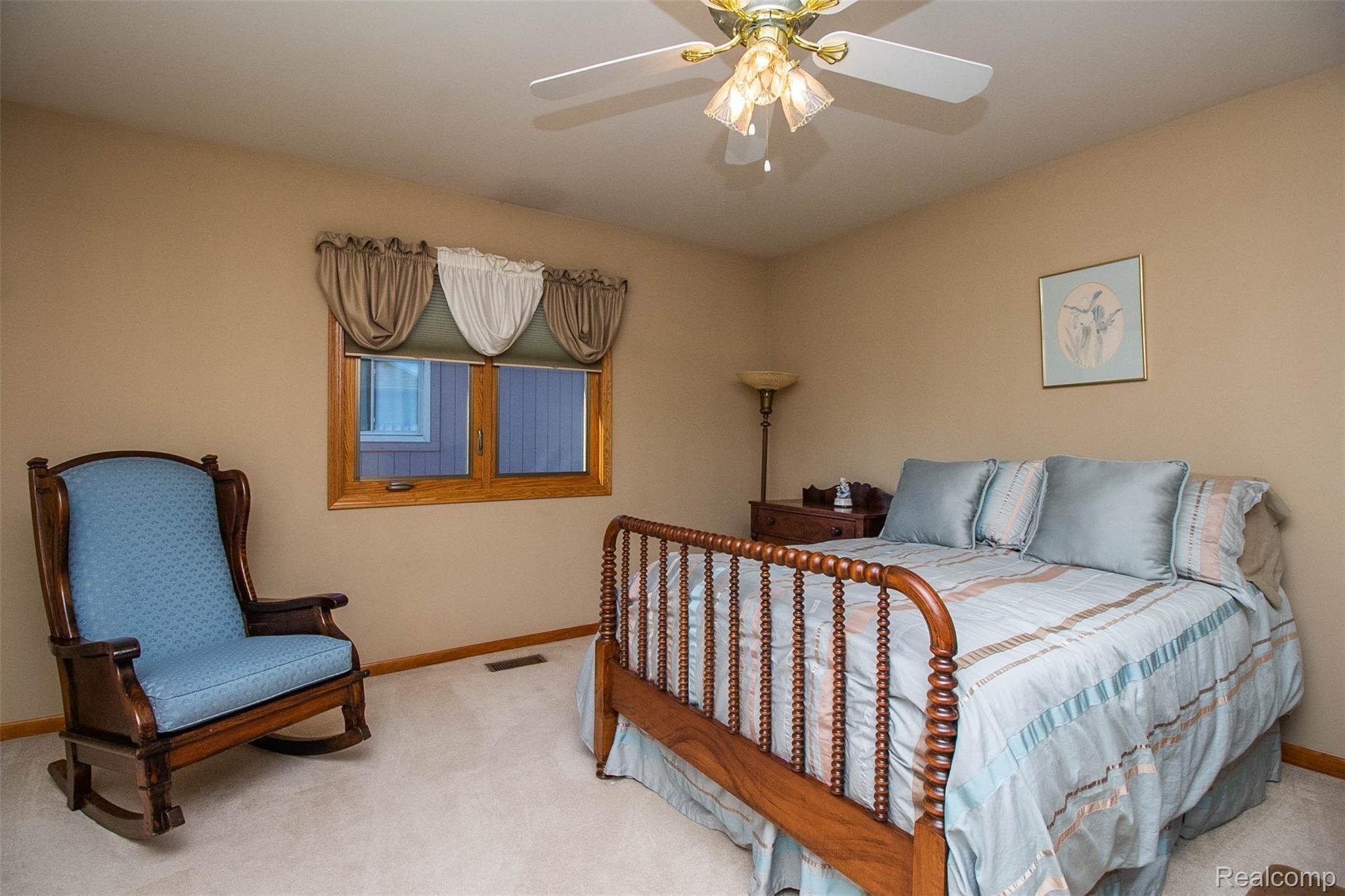 46738 West Ridge Drive Macomb, MI 48044 - Photo 37 of 54 38.jpg
