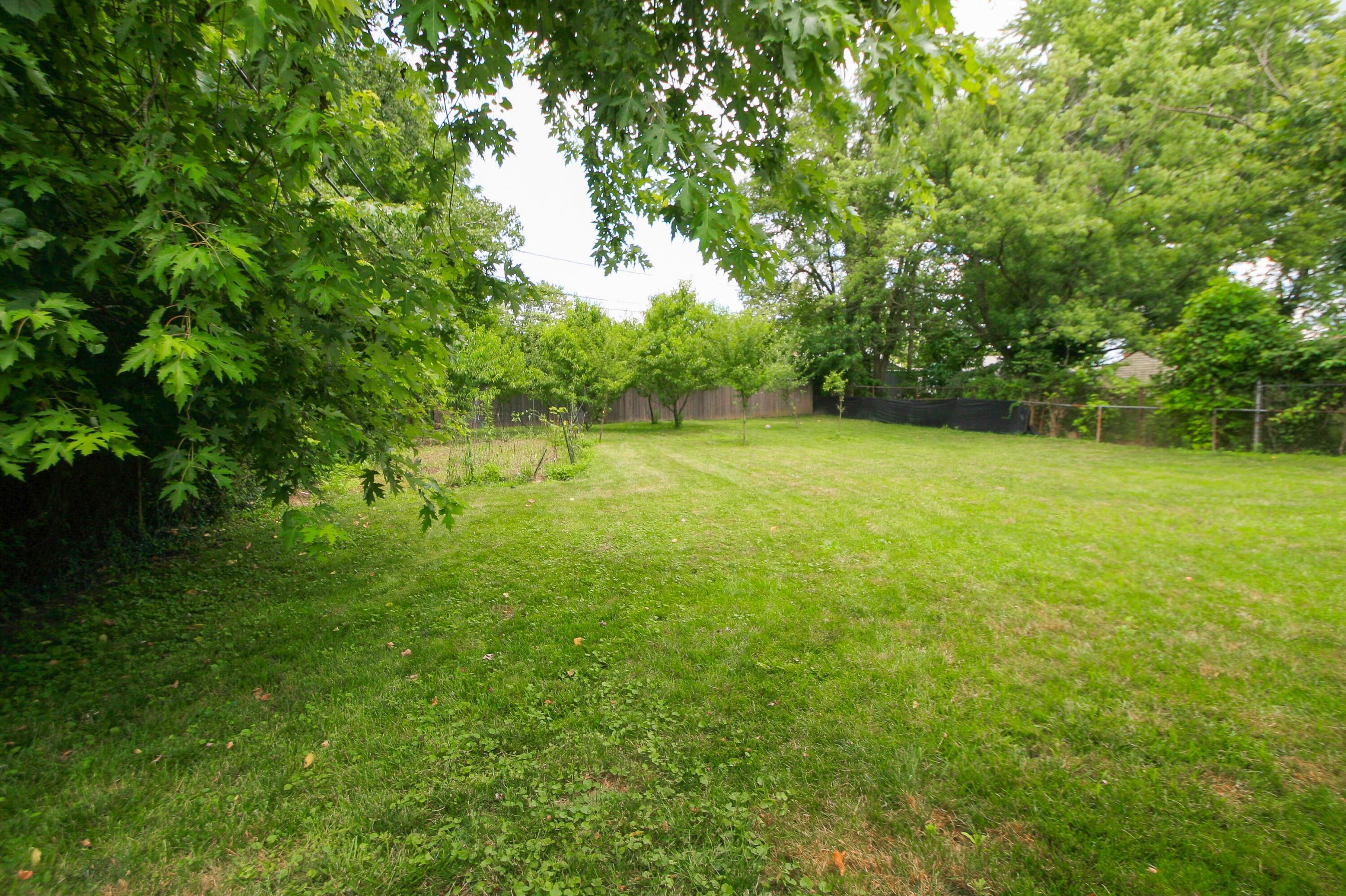 1810 Lehner Road Columbus, OH 43224 - Photo 24 of 25 large backyard