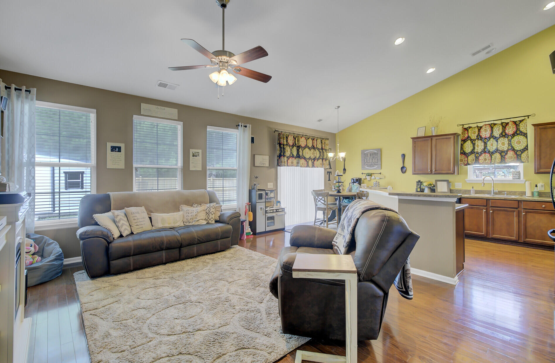 3000 Central Ring Court Ridgeville, SC 29472 - Photo 8 of 40 AE6B3953-499F-4976-A712-C4B7E42A8A24